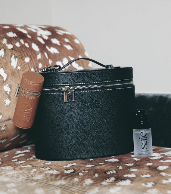 The Large Vanity Case